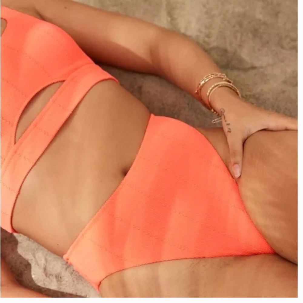 Aerie Crinkle Cut Out Scoop Bikini Top & High Cut Cheeky Bikini Bottom Set